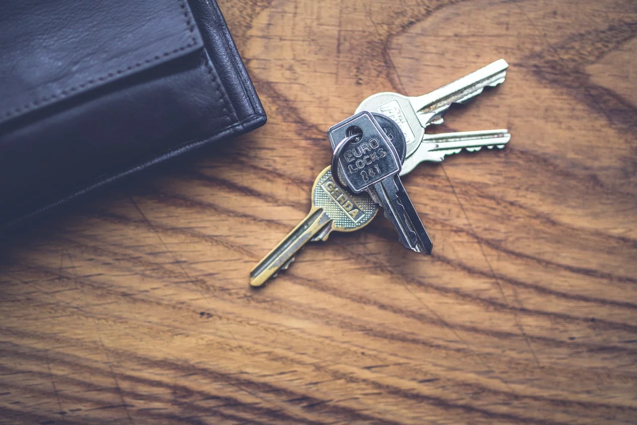 wood top keys lock
